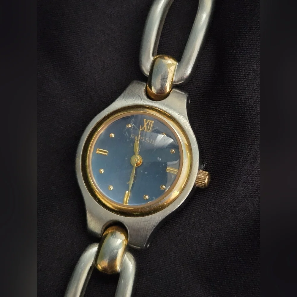 Fossil F2 Watch Women Silver Gold Stainless Steel Water Resist Batt Blue Quartz